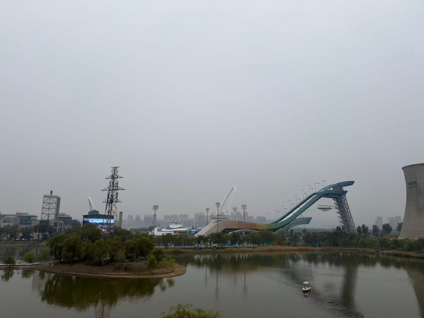 群明湖远眺大跳台